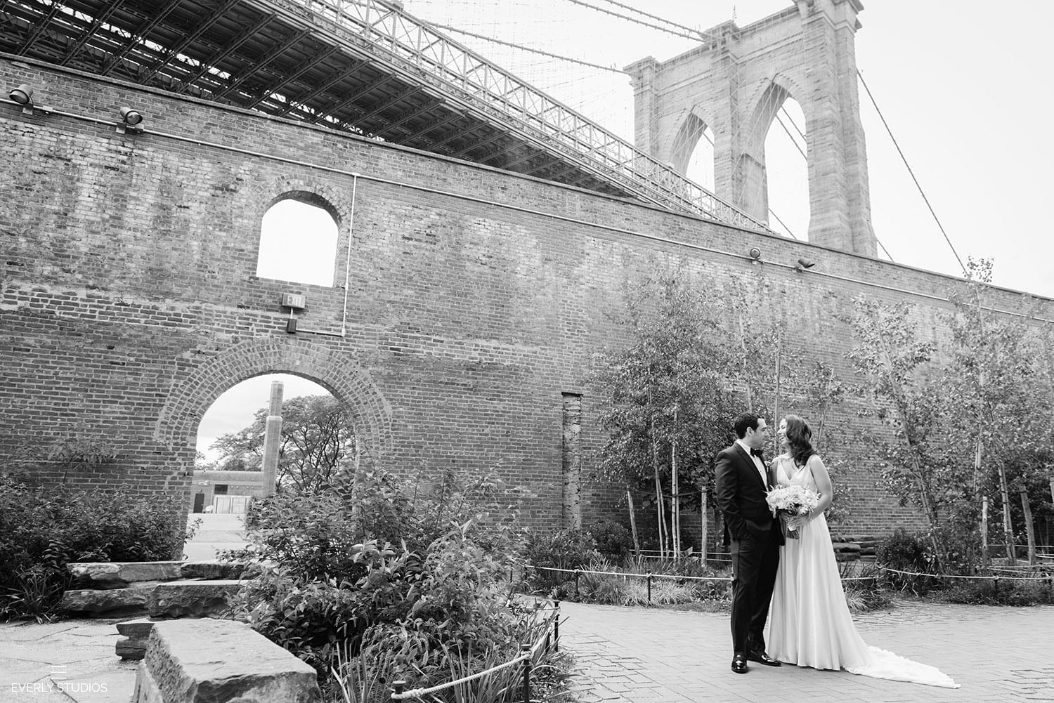 brooklyn-bridge-park-wedding-portraits-001