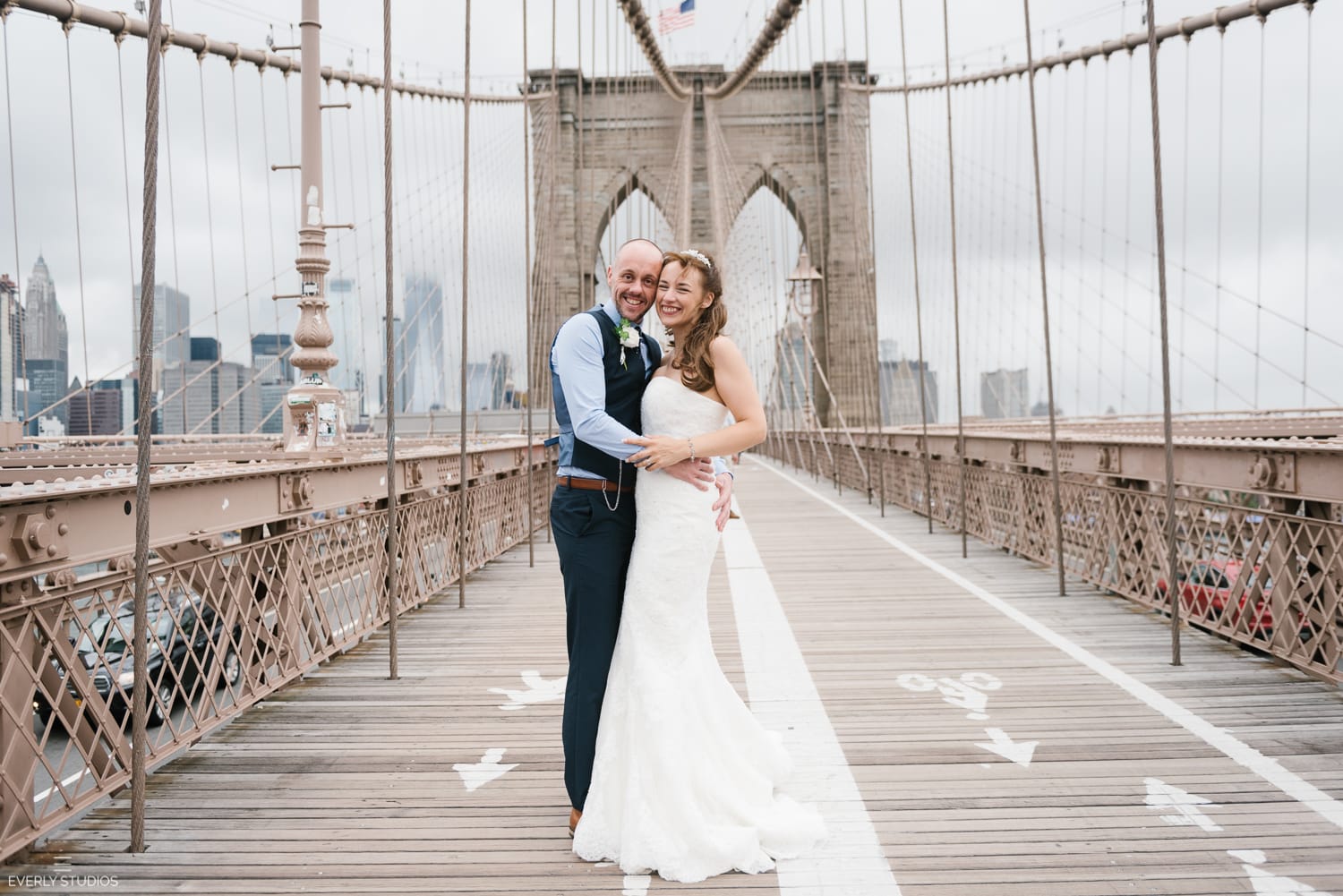 Brooklyn Bridge wedding photos in Brooklyn. Photos by Brooklyn wedding photographer Everly Studios, www.everlystudios.com